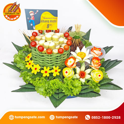 Tumpeng Sate Keranjang